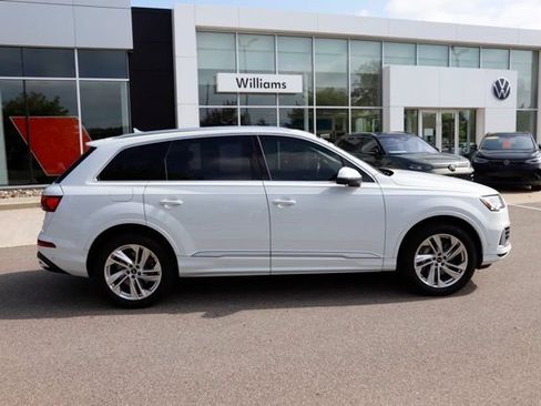 Used 2023 Audi Q7 3.0T Premium Plus w/ Premium Plus Package AWD/4WD image 2