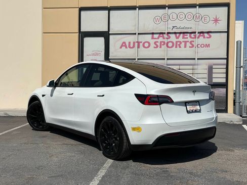 Used 2021 Tesla Model Y Long Range AWD/4WD image 9
