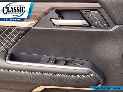 Used 2025 GMC Acadia Denali w/ LPO, Floor Liner Package AWD/4WD image 23