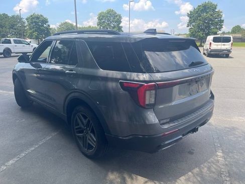 Used 2025 Ford Explorer ST-Line w/ Premium Package AWD/4WD image 4