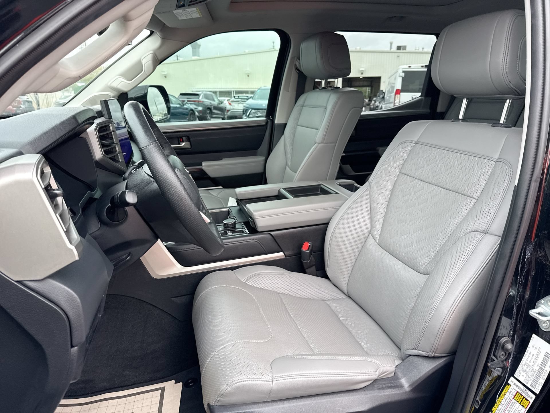 Used 2023 Toyota Tundra Limited AWD/4WD image 12