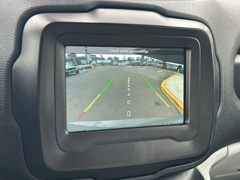 Used 2021 Jeep Renegade Latitude AWD/4WD image 22