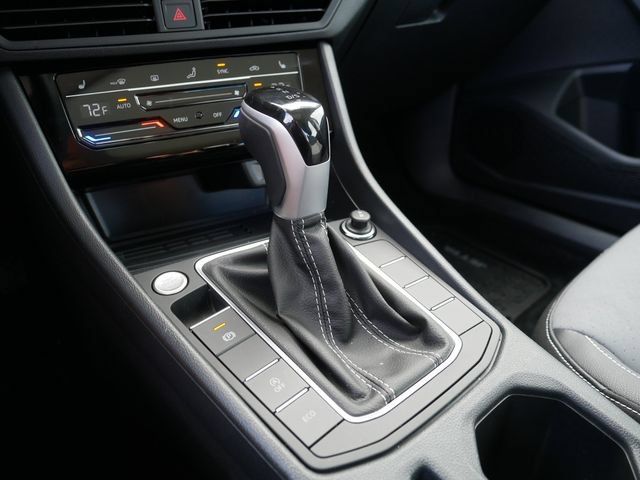 Certified 2025 Volkswagen Jetta SE FWD image 28