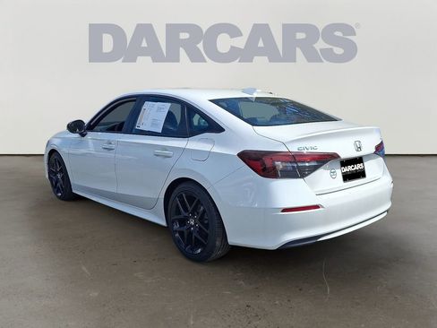 Used 2025 Honda Civic Sport image 4