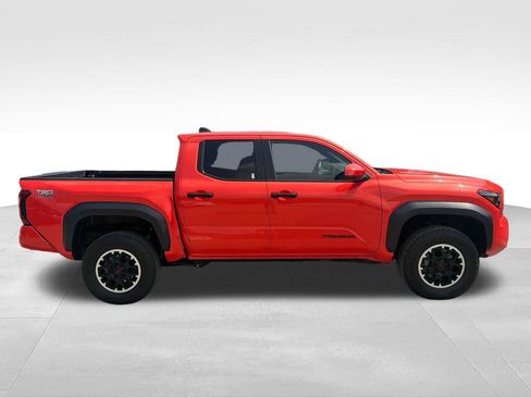 Used 2024 Toyota Tacoma TRD Off-Road AWD/4WD image 6