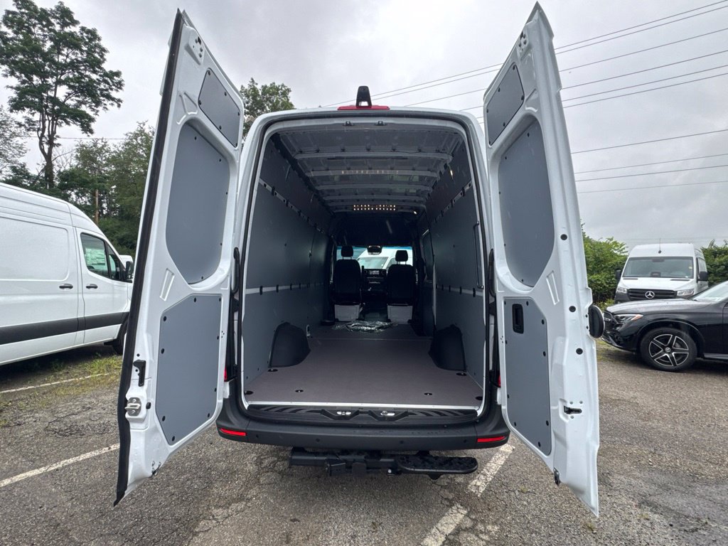 New 2026 Mercedes-Benz Sprinter 2500 image 18