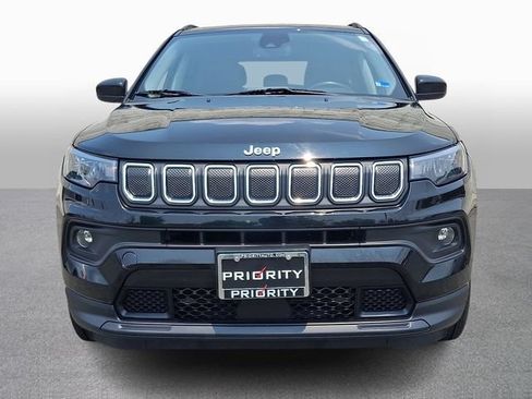 Used 2022 Jeep Compass Latitude w/ Convenience Group AWD/4WD image 2
