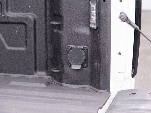 Used 2022 GMC Sierra 1500 Elevation w/ Preferred Package image 25