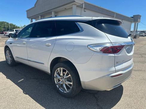 Used 2024 Buick Enclave Essence w/ Experience Buick Package AWD/4WD image 5