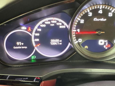 Certified 2022 Porsche Cayenne Turbo AWD/4WD image 20