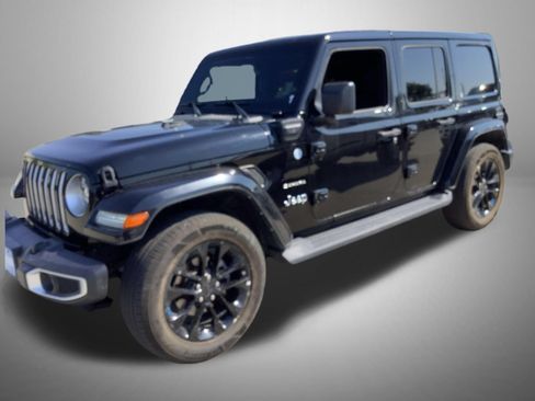 Used 2022 Jeep Wrangler Unlimited Sahara AWD/4WD image 1