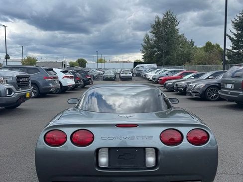 Used 2003 Chevrolet Corvette Coupe w/ Preferred Equipment Group RWD image 2