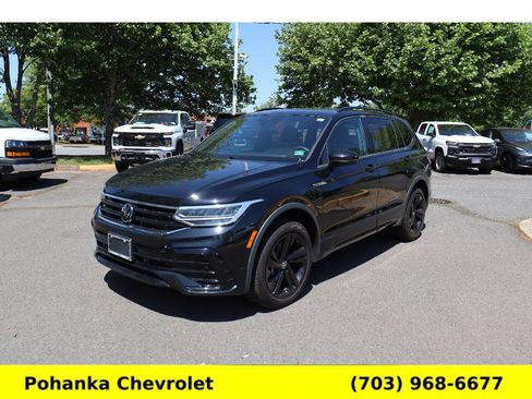 Used 2024 Volkswagen Tiguan SE R-Line AWD/4WD image 3