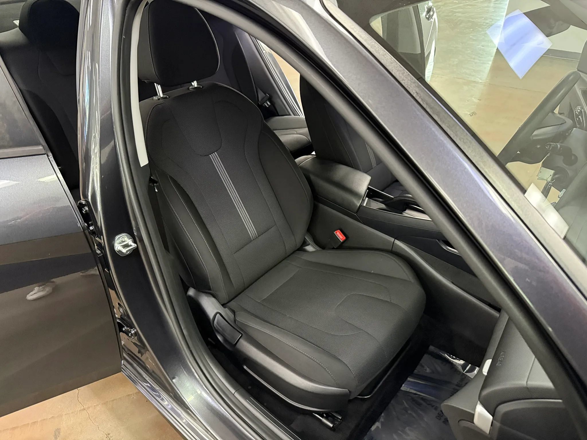 Used 2021 Hyundai Elantra SE FWD image 10