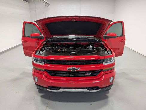 Used 2018 Chevrolet Silverado 1500 LT w/ All Star Edition image 13