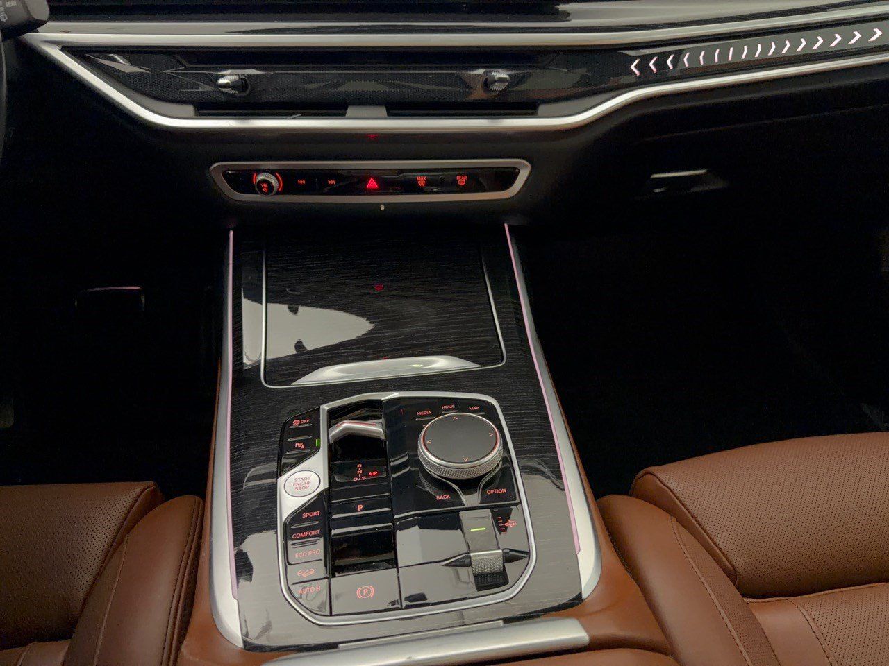 Used 2023 BMW X7 xDrive40i w/ M Sport Package AWD/4WD image 22