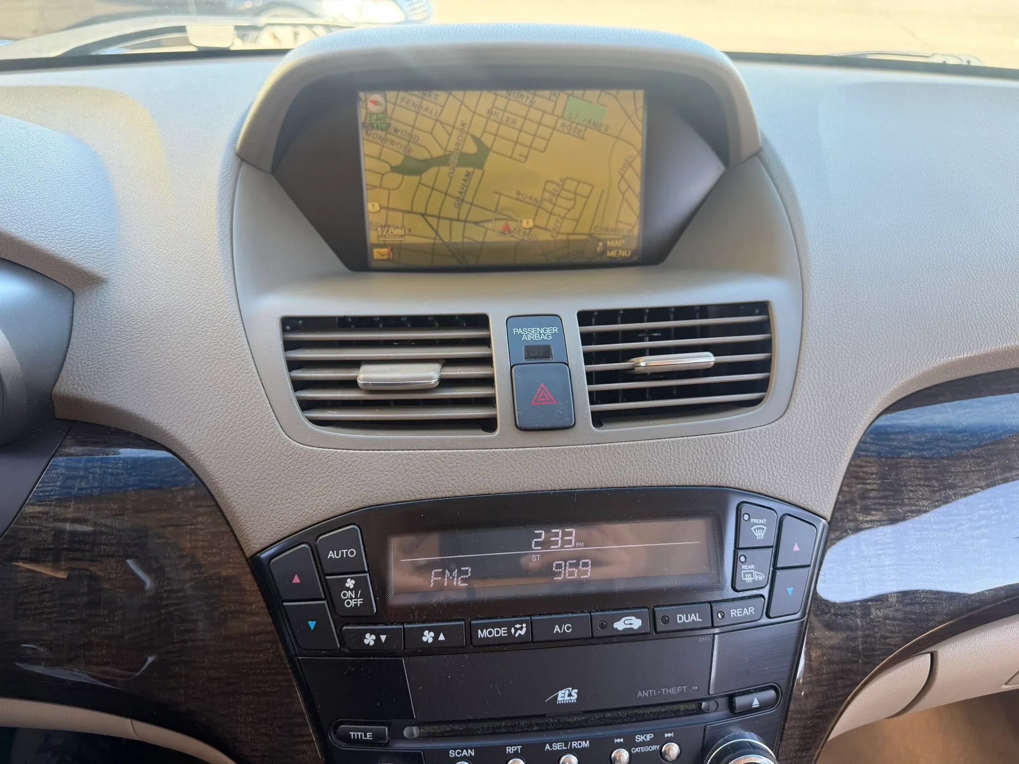 Used 2010 Acura MDX w/ Technology Package AWD/4WD image 21