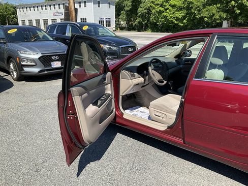Used 2005 Toyota Camry FWD image 20