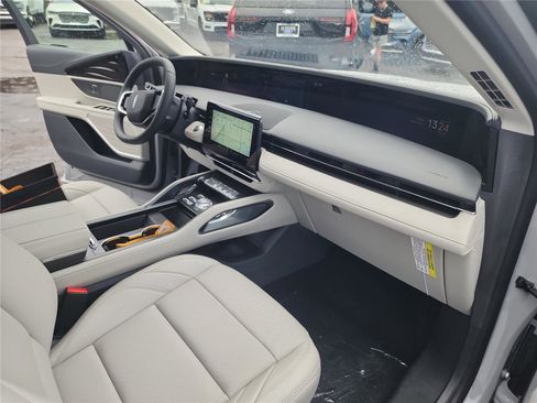 New 2026 Lincoln Nautilus Premier image 24