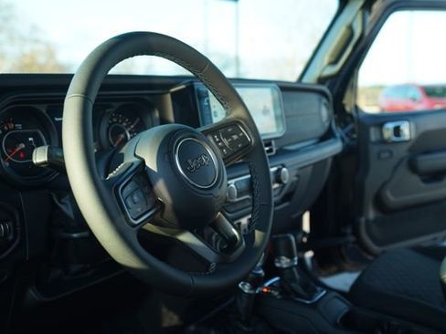 New 2026 Jeep Gladiator Mojave AWD/4WD image 24