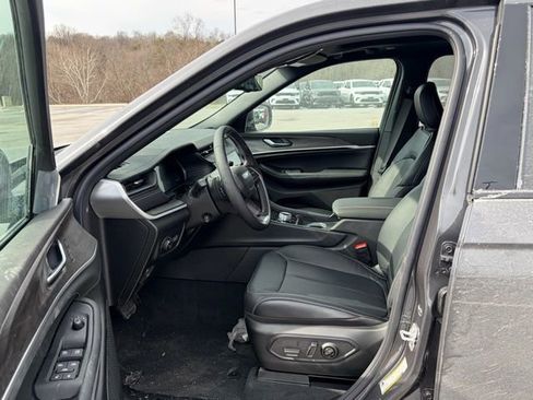 New 2026 Jeep Grand Cherokee Limited AWD/4WD image 16