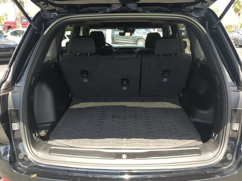 Used 2025 Jeep Grand Cherokee Laredo X w/ Trailer Tow Package RWD image 14