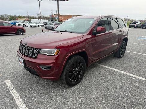 Used 2022 Jeep Grand Cherokee Laredo X image 4