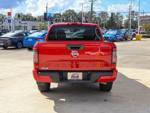 Certified 2025 Nissan Frontier SV image 18