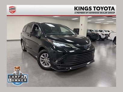 Certified 2025 Toyota Sienna LE