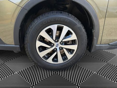 Used 2020 Subaru Outback Premium image 9