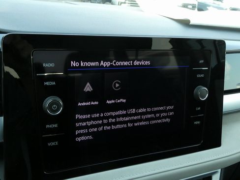 New 2025 Volkswagen Taos SE image 40