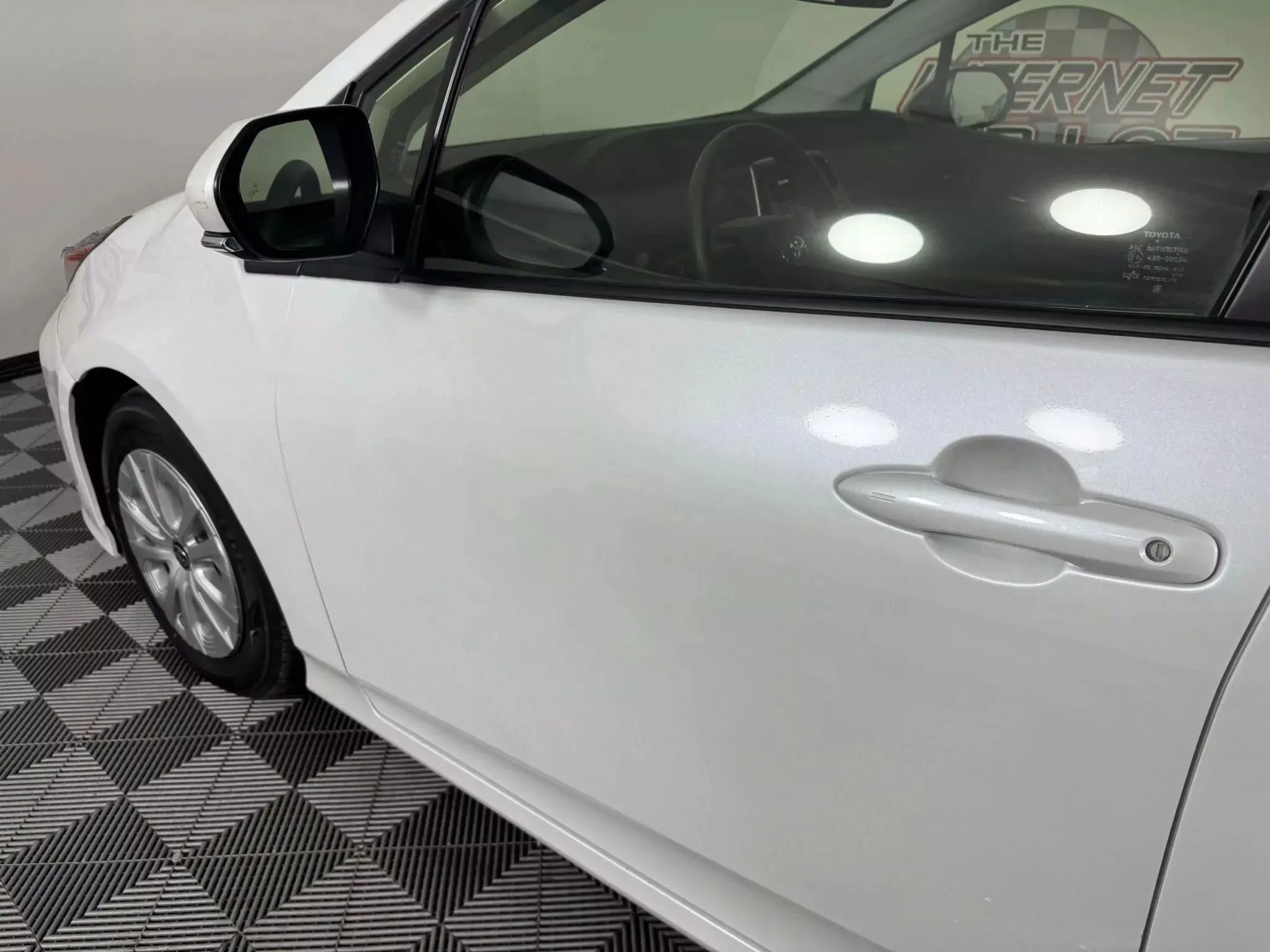 Used 2022 Toyota Prius LE FWD image 22