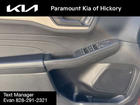 Used 2022 Ford Escape SE w/ Convenience Package image 18