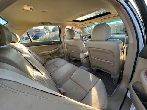 Used 2004 Honda Accord EX image 11