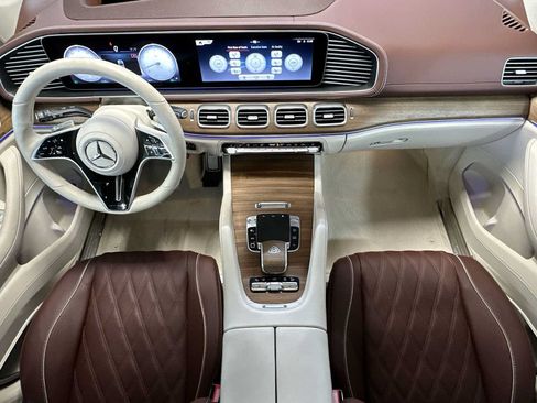 Used 2026 Mercedes-Benz Maybach GLS 600 4MATIC image 24