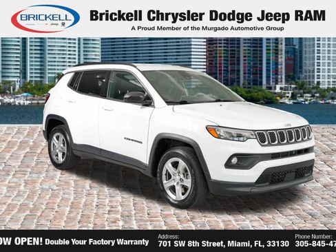 Used 2024 Jeep Compass Latitude AWD/4WD image 2