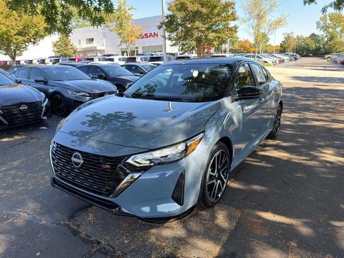 New 2025 Nissan Sentra SR image 3
