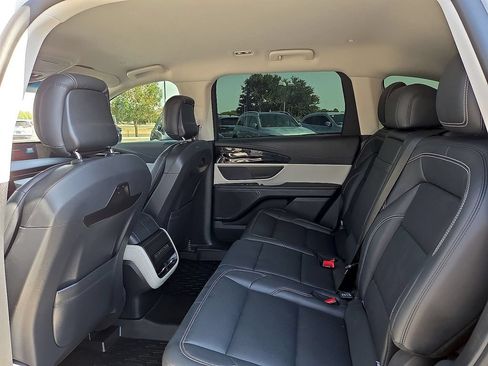 Used 2024 Lincoln Nautilus Premier AWD/4WD image 13