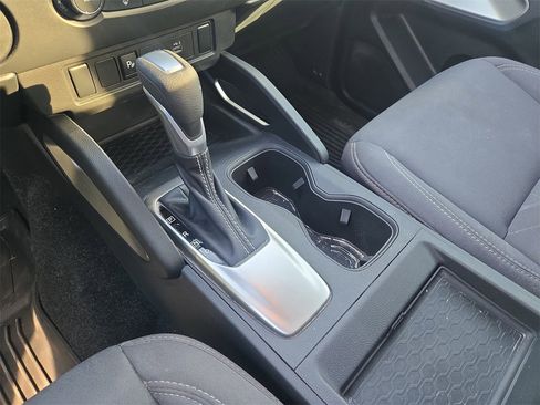 Used 2025 Nissan Frontier SV image 8