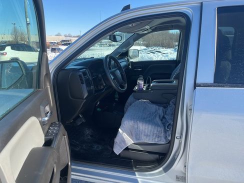 Used 2018 Chevrolet Silverado 1500 Custom w/ Custom Value Package image 6