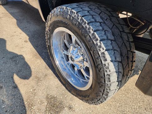 Used 2013 Chevrolet Silverado 2500 LT w/ Interior Plus Package image 9