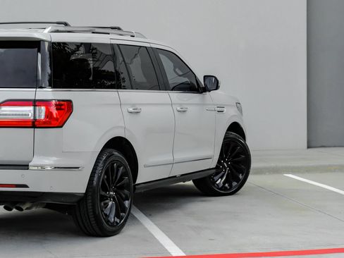 Used 2021 Lincoln Navigator Reserve AWD/4WD image 14