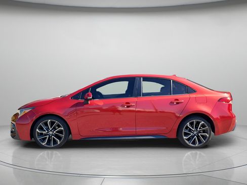 Used 2020 Toyota Corolla SE image 2