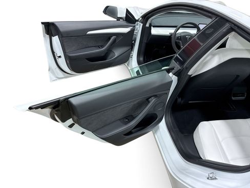 Certified 2022 Tesla Model 3 Long Range AWD/4WD image 10