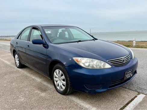 Used 2005 Toyota Camry LE image 3