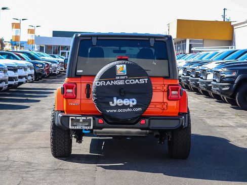 Used 2023 Jeep Wrangler Unlimited Sahara AWD/4WD image 5