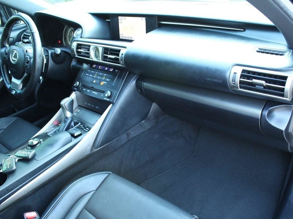 Used 2016 Lexus IS 200t w/ F Sport Package RWD image 12