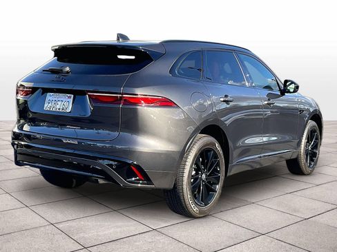 Used 2025 Jaguar F-PACE R-Dynamic S image 15