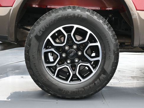 Used 2015 Ford F150 Lariat w/ Equipment Group 501A Mid AWD/4WD image 18