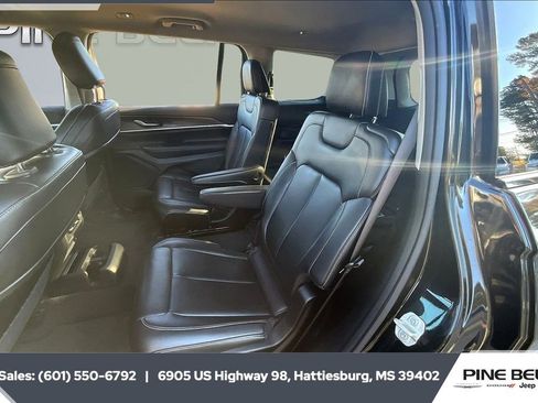 Used 2023 Jeep Grand Cherokee L Limited image 18